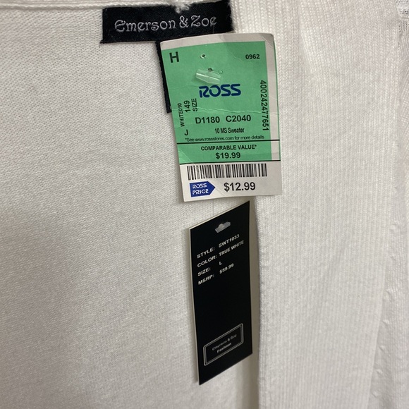 Never been worn new with tags - Picture 3 of 3